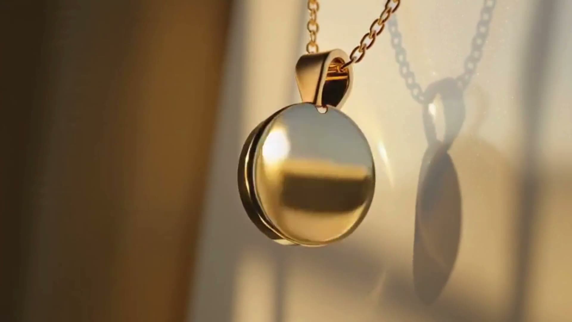 Frame from a spec jewelry spot for Bluestone